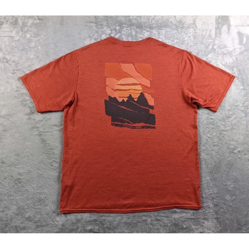Patagonia Shirt Mens Medium Orange Capilene Cool Daily Graphic Tee READ